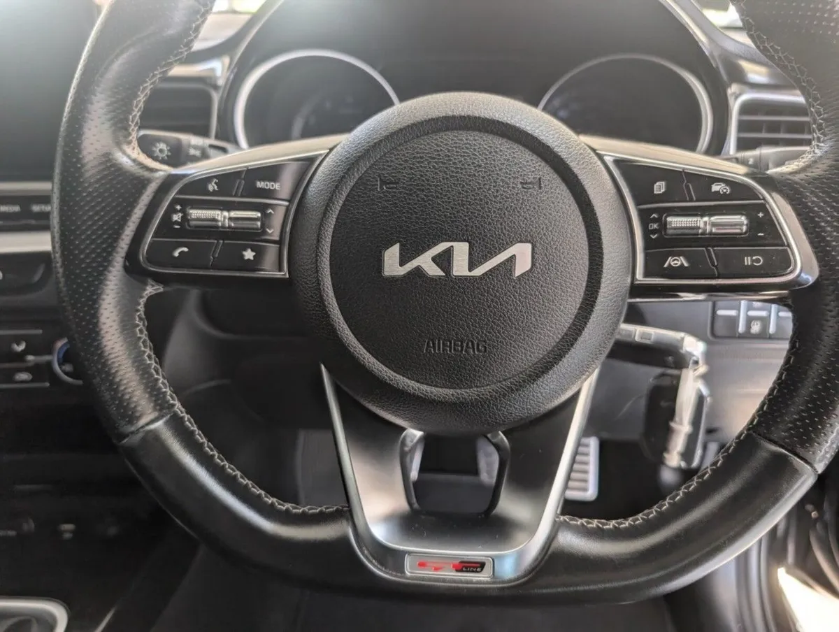Kia Ceed Hatchback, Petrol, 2022, Black