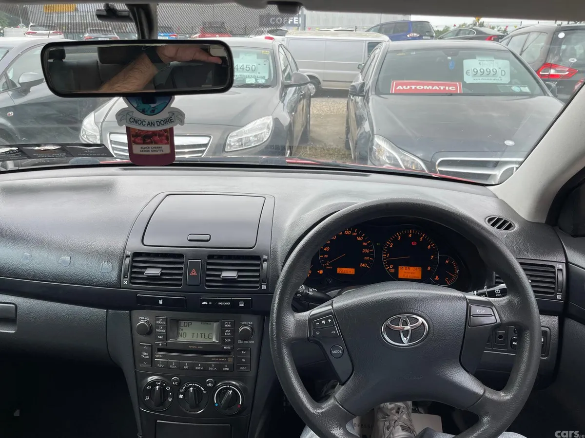 Toyota Avensis Saloon, Petrol, 2007, Red