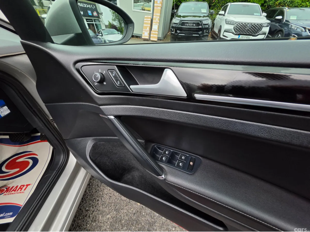 Volkswagen Golf Hatchback, Petrol, 2015, Silver