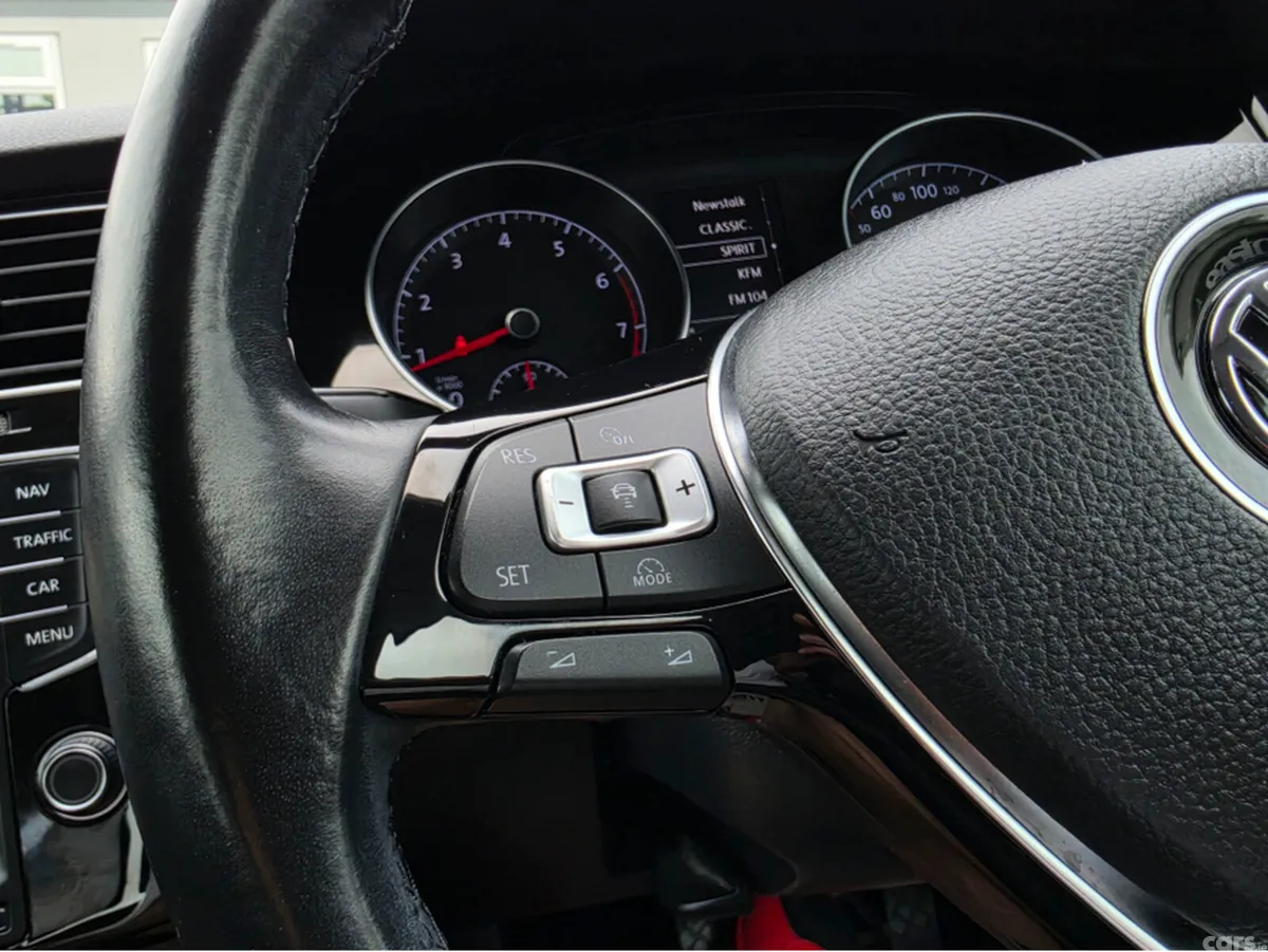 Volkswagen Golf Hatchback, Petrol, 2015, Silver