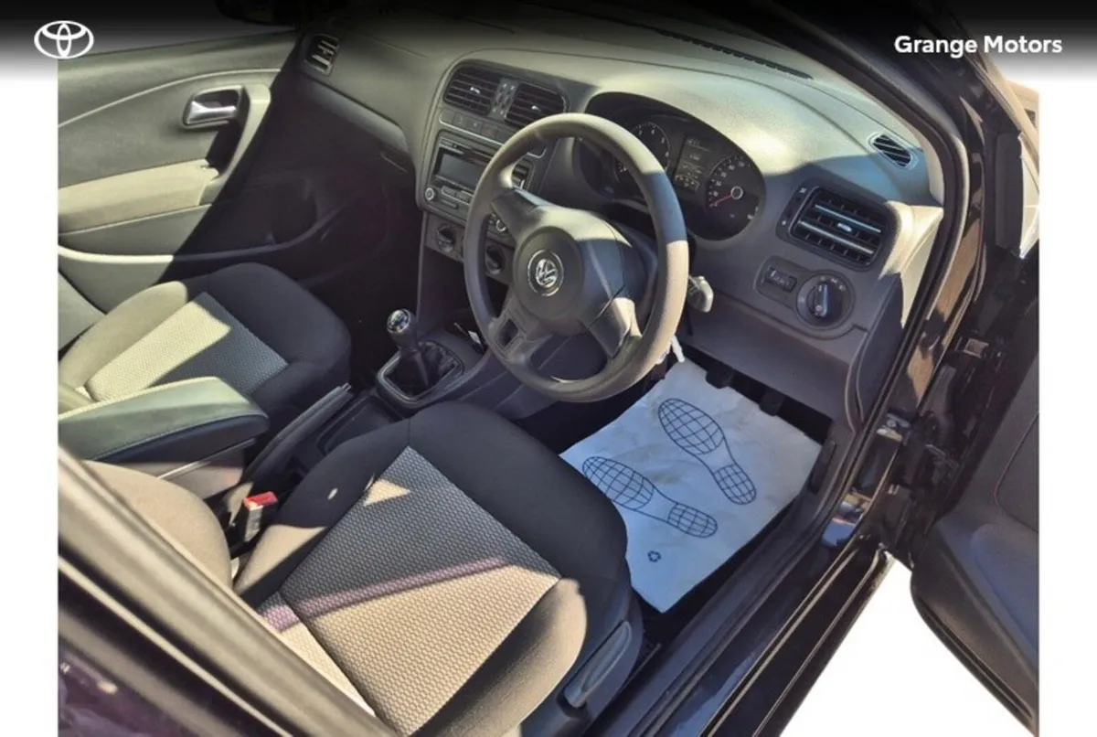Volkswagen Polo Hatchback, Petrol, 2013, Black