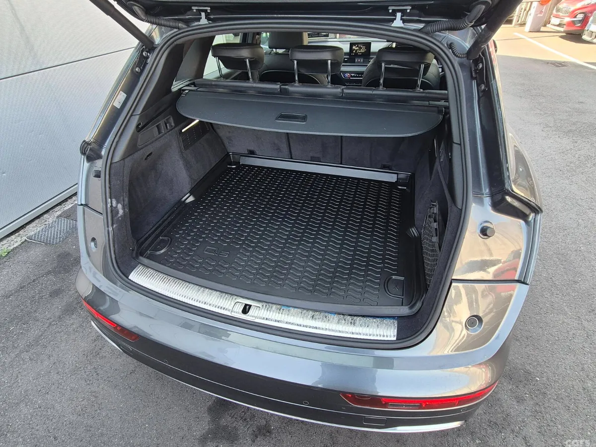 Audi Q5 SUV, Petrol Plug-in Hybrid, 2021, Grey