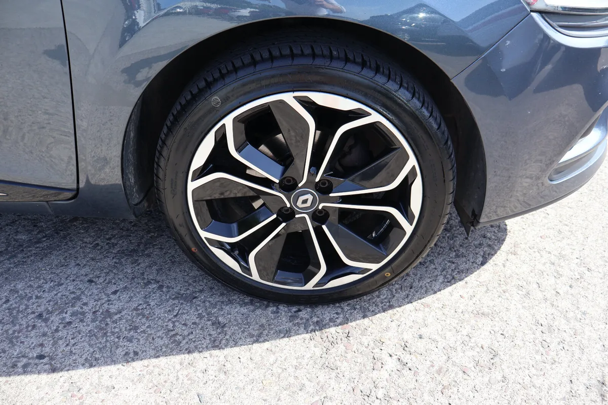 Renault Clio Hatchback, Petrol, 2019, Grey
