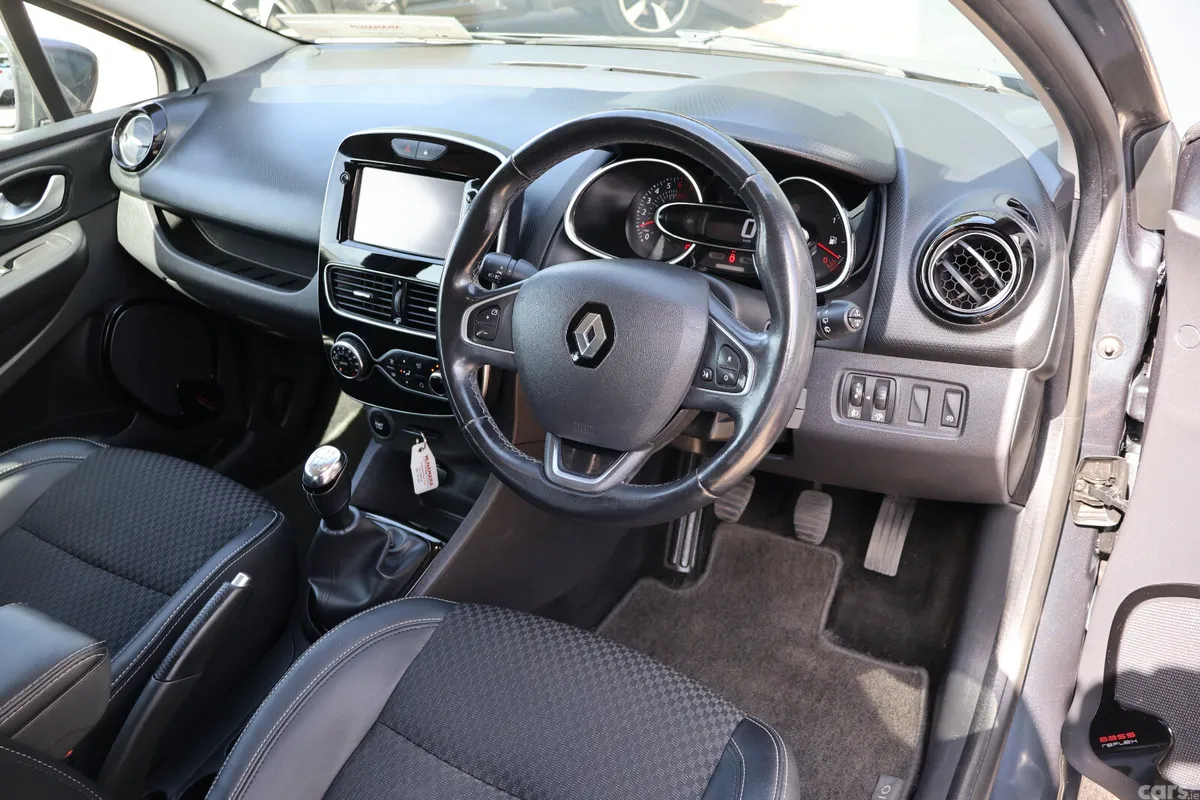 Renault Clio Hatchback, Petrol, 2019, Grey