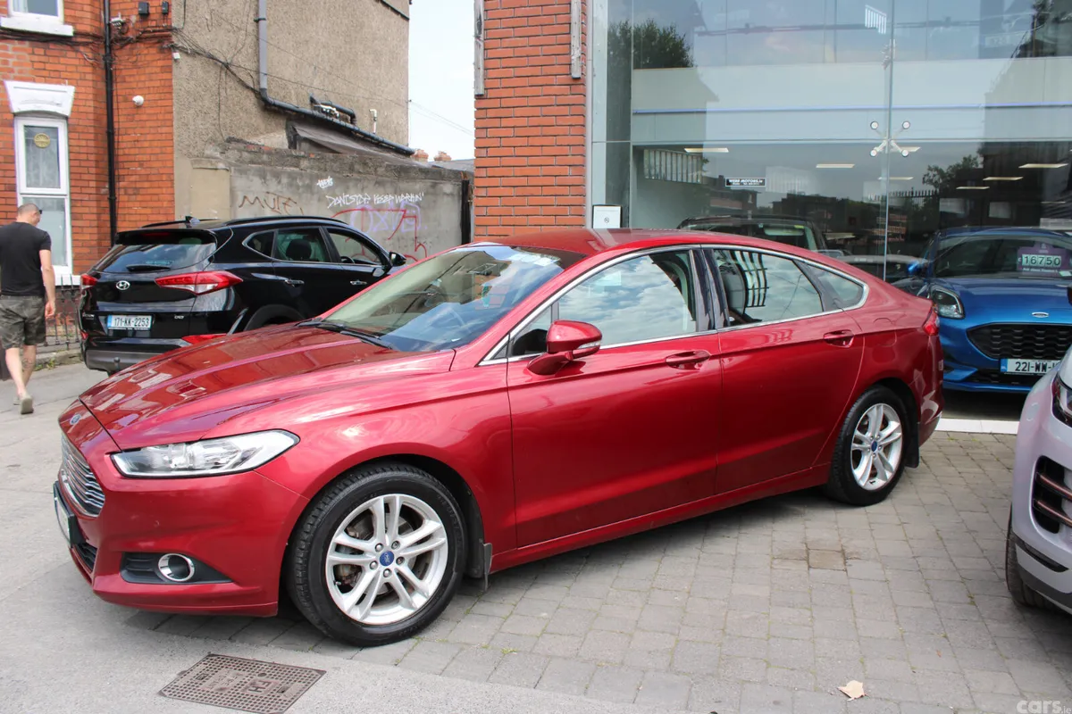Ford Mondeo Hatchback, Diesel, 2015, Red