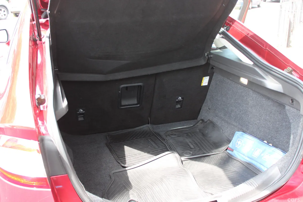 Ford Mondeo Hatchback, Diesel, 2015, Red