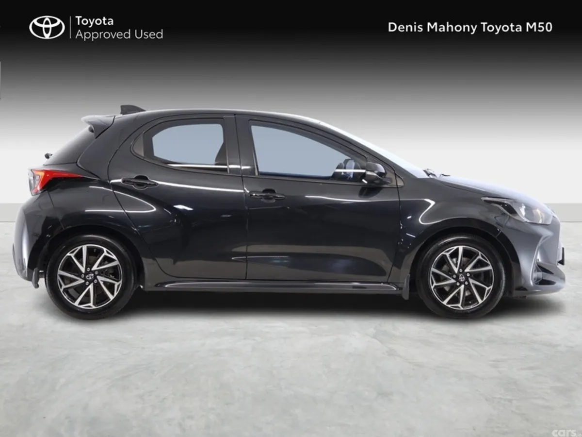 Toyota Yaris Hatchback, Petrol Hybrid, 2023, Black