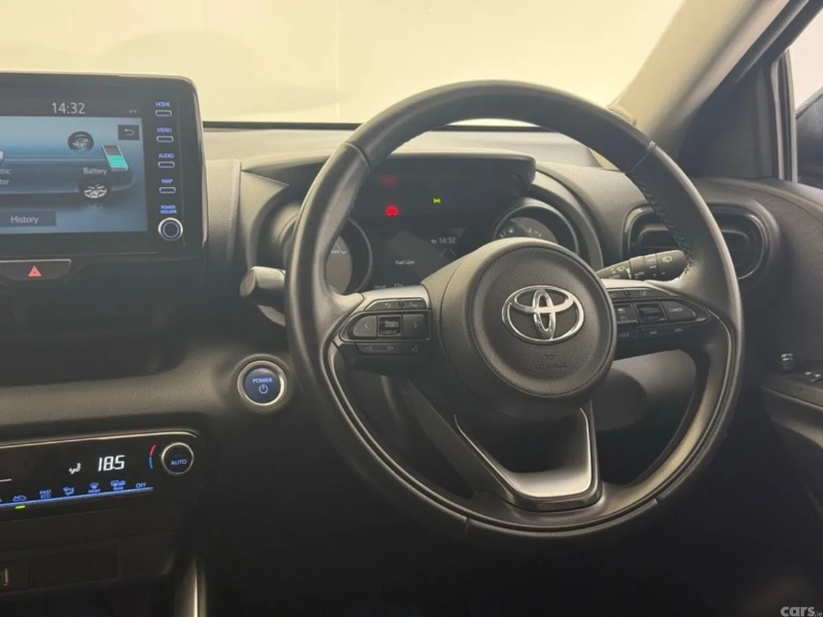 Toyota Yaris Hatchback, Petrol Hybrid, 2023, Black