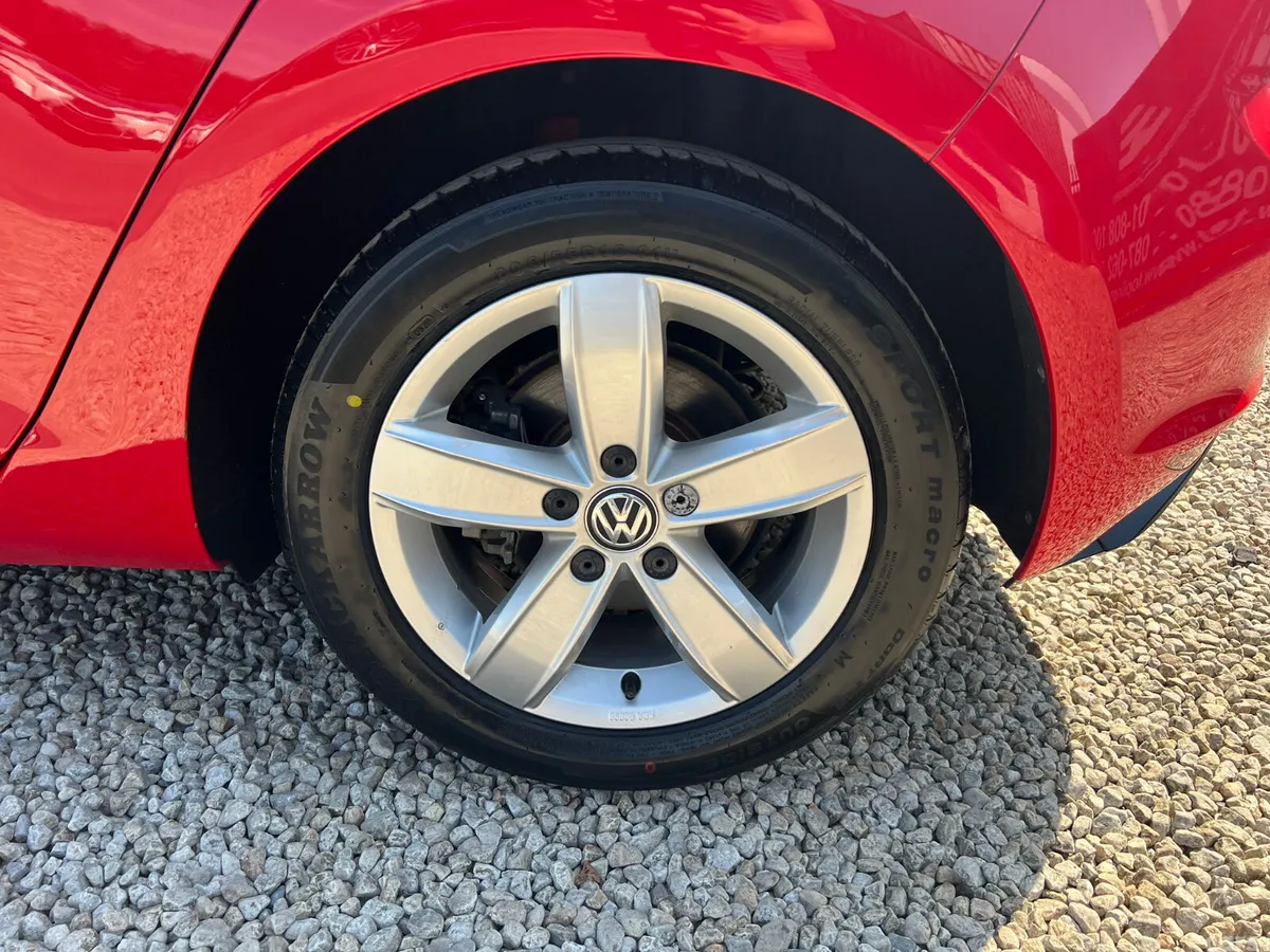 Volkswagen Golf Hatchback, Petrol, 2016, Red