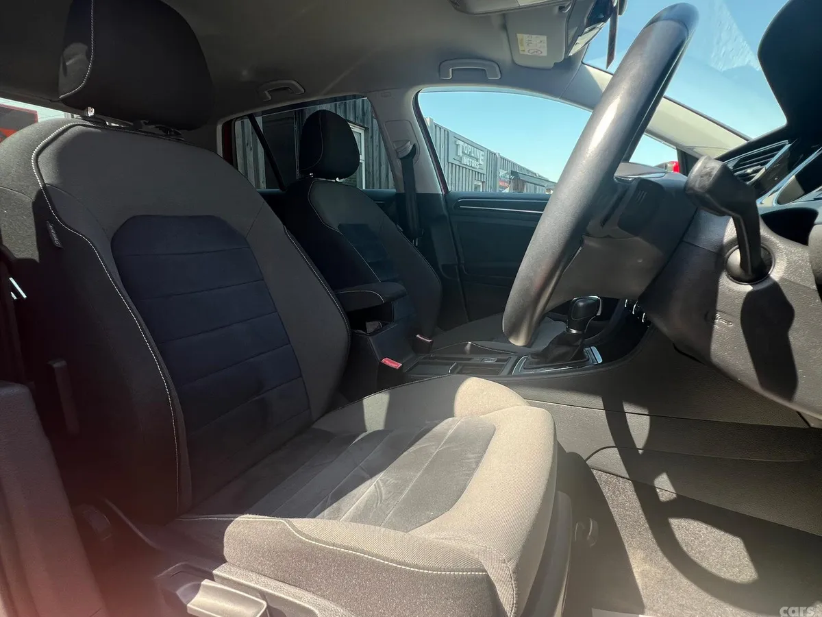 Volkswagen Golf Hatchback, Petrol, 2016, Red