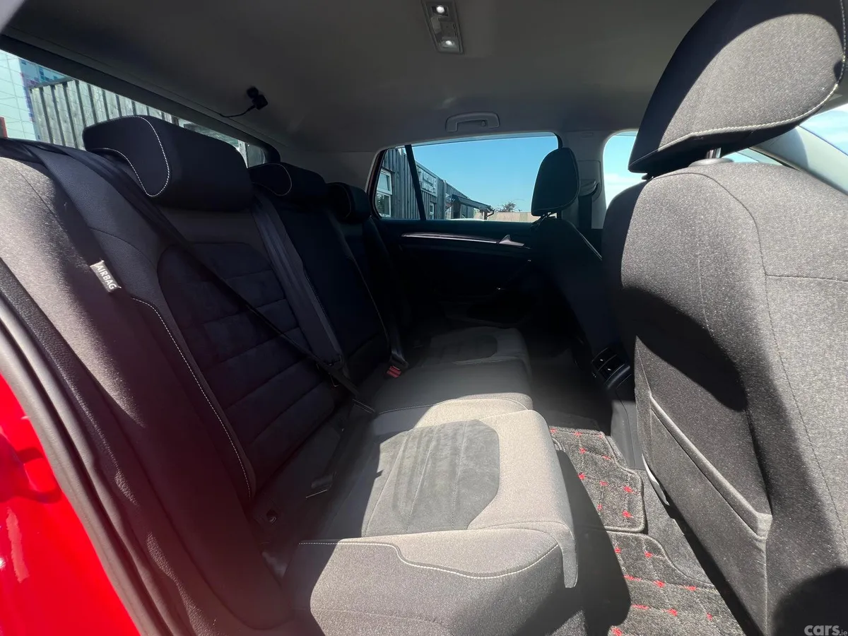 Volkswagen Golf Hatchback, Petrol, 2016, Red