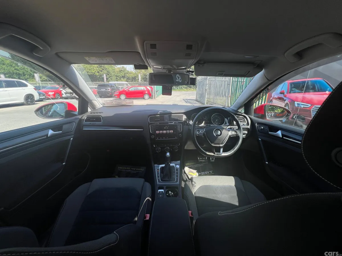 Volkswagen Golf Hatchback, Petrol, 2016, Red