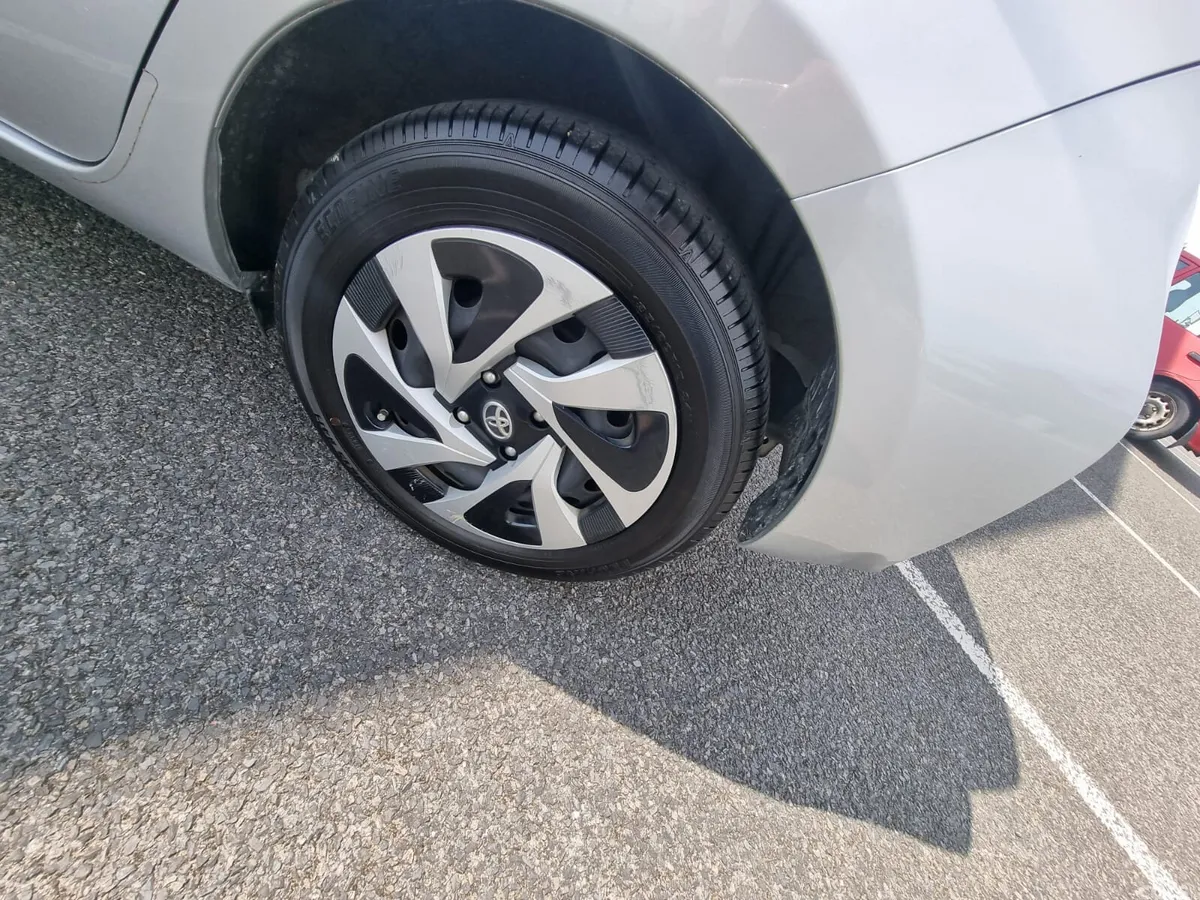 Toyota Aqua Hatchback, Petrol Hybrid, 2020, Silver