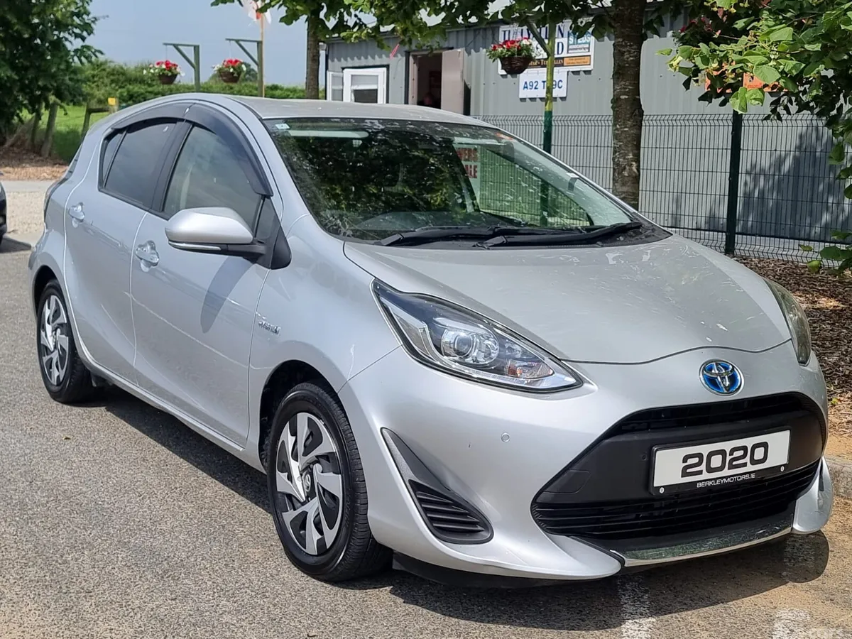 Toyota Aqua Hatchback, Petrol Hybrid, 2020, Silver