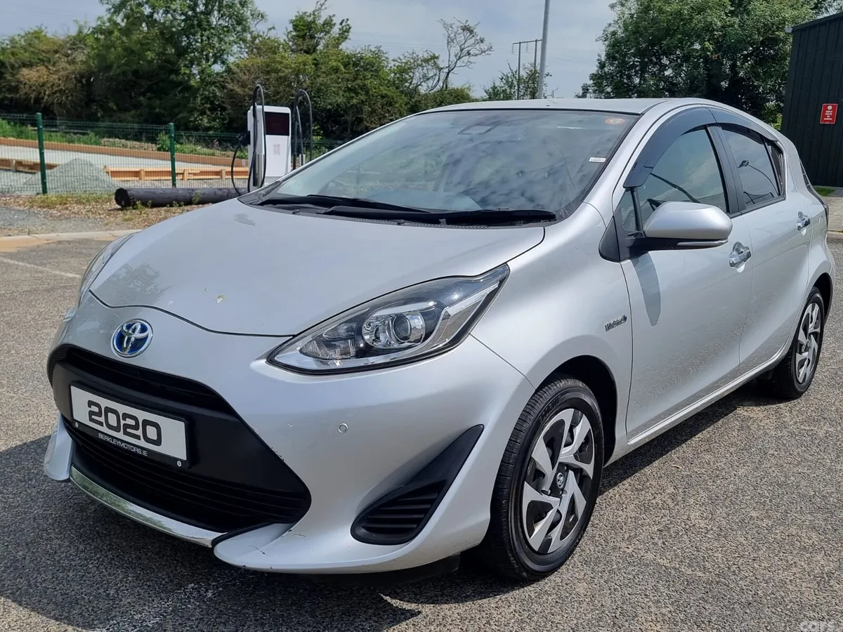 Toyota Aqua Hatchback, Petrol Hybrid, 2020, Silver