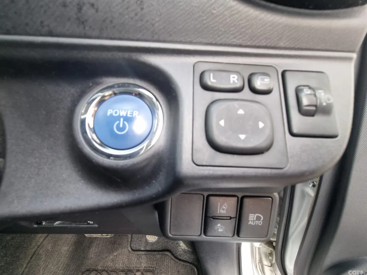 Toyota Aqua Hatchback, Petrol Hybrid, 2020, Silver