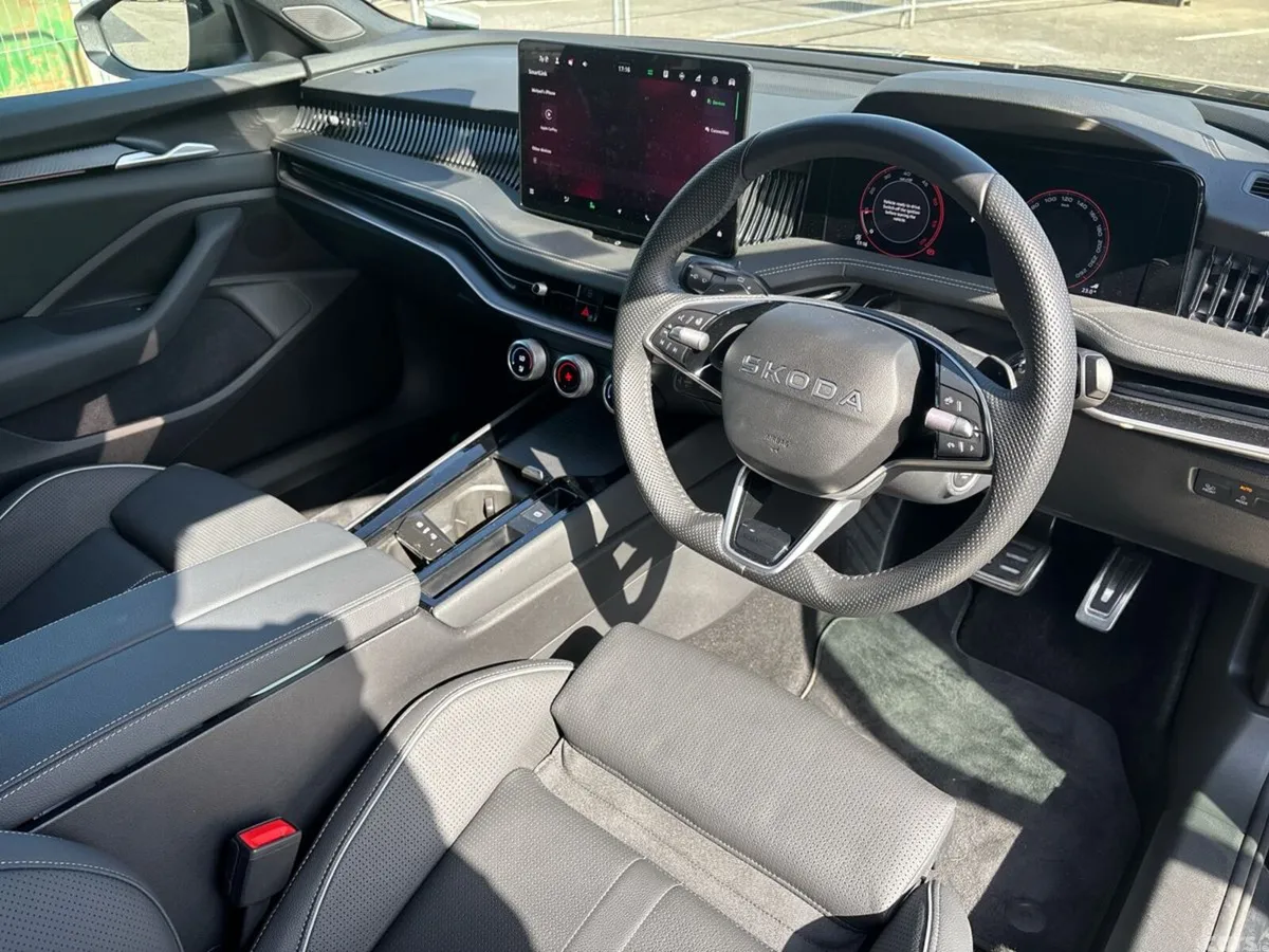Skoda Superb Saloon, Diesel, 2025, Black