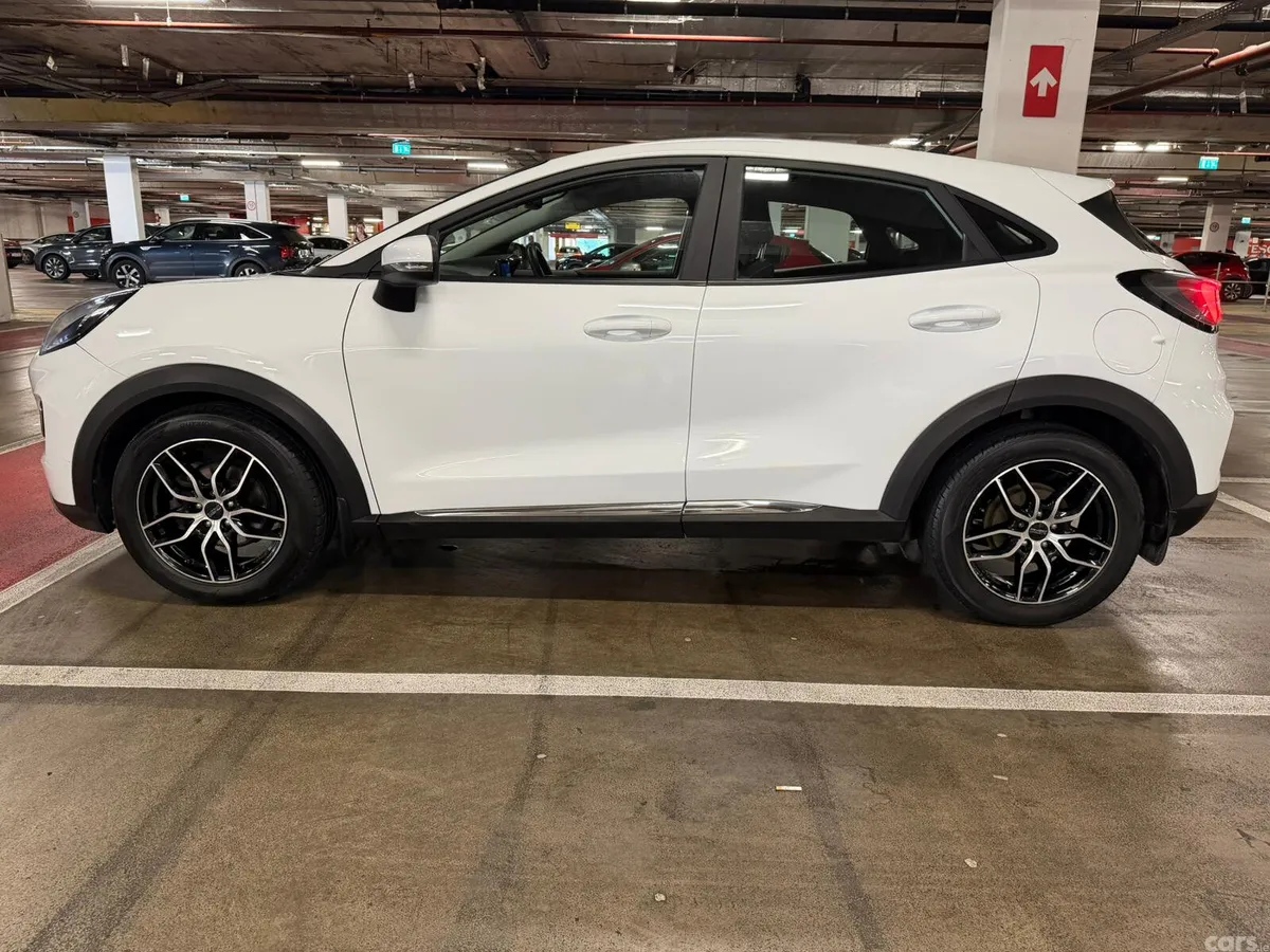 Ford Puma MPV, Petrol Hybrid, 2023, White