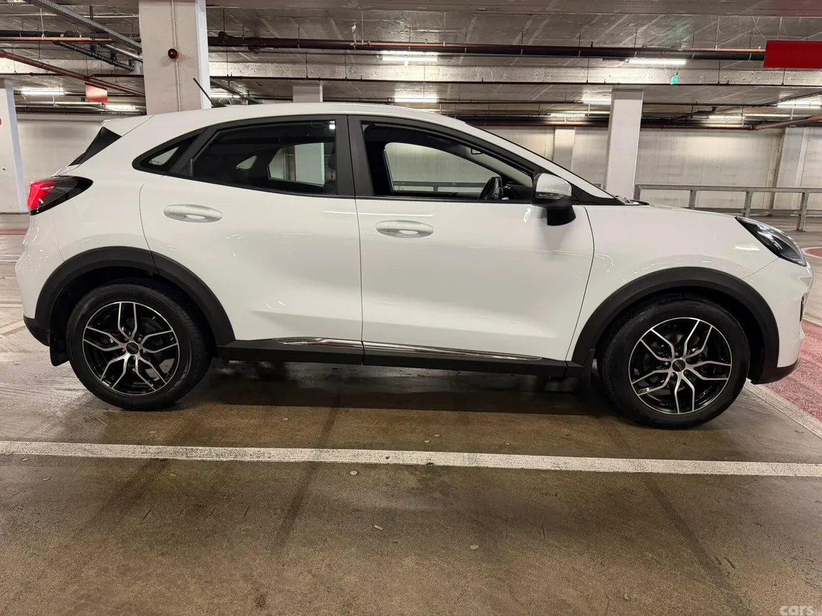 Ford Puma MPV, Petrol Hybrid, 2023, White