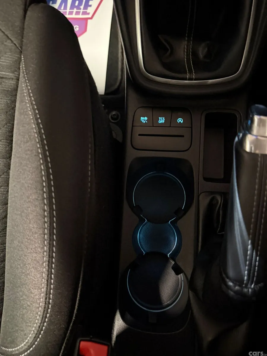 Ford Puma MPV, Petrol Hybrid, 2023, White