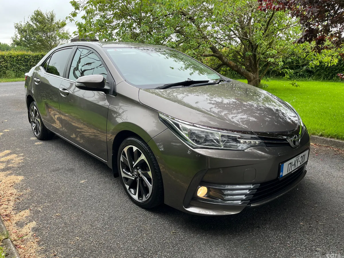 Toyota Corolla Saloon, Diesel, 2017, Grey
