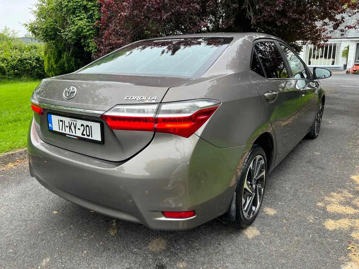 Toyota Corolla Saloon, Diesel, 2017, Grey