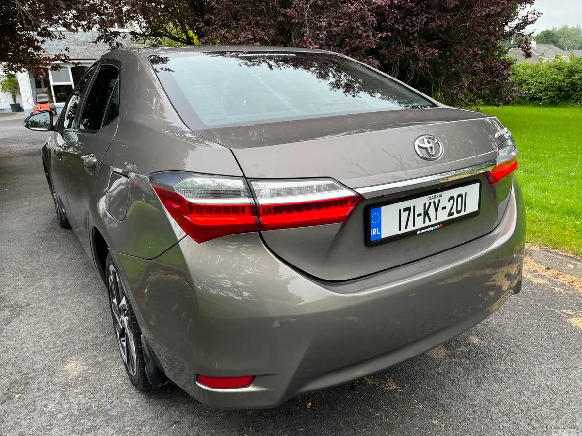 Toyota Corolla Saloon, Diesel, 2017, Grey