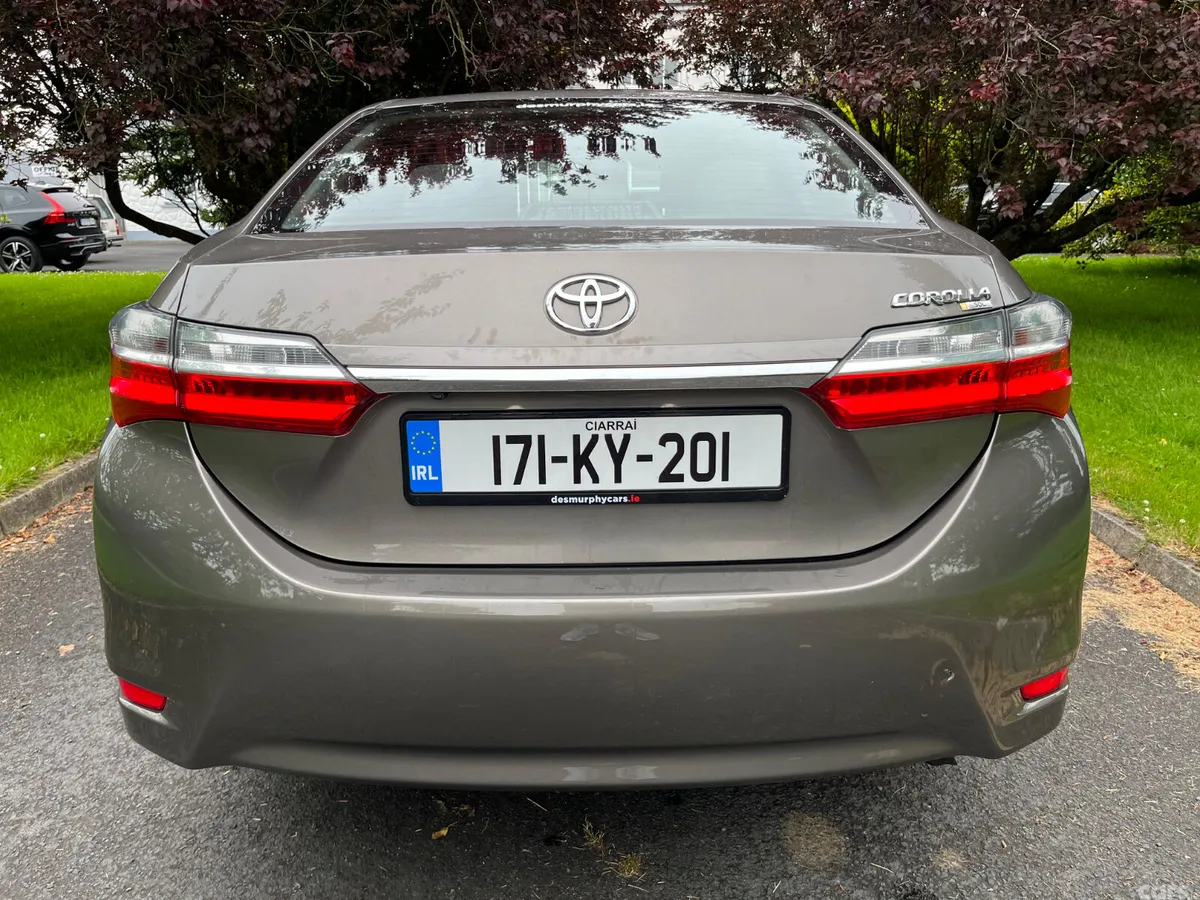 Toyota Corolla Saloon, Diesel, 2017, Grey
