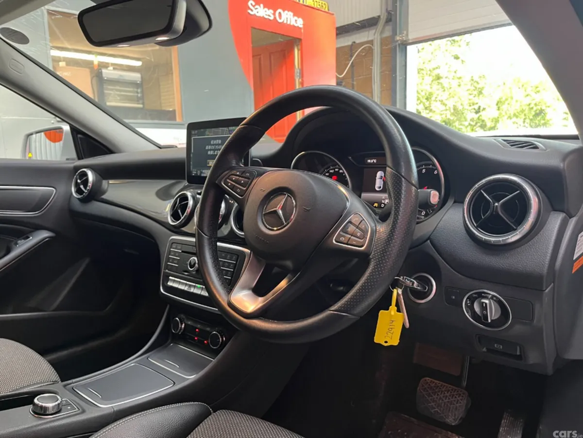 Mercedes-Benz CLA Hatchback, Petrol, 2017, Silver