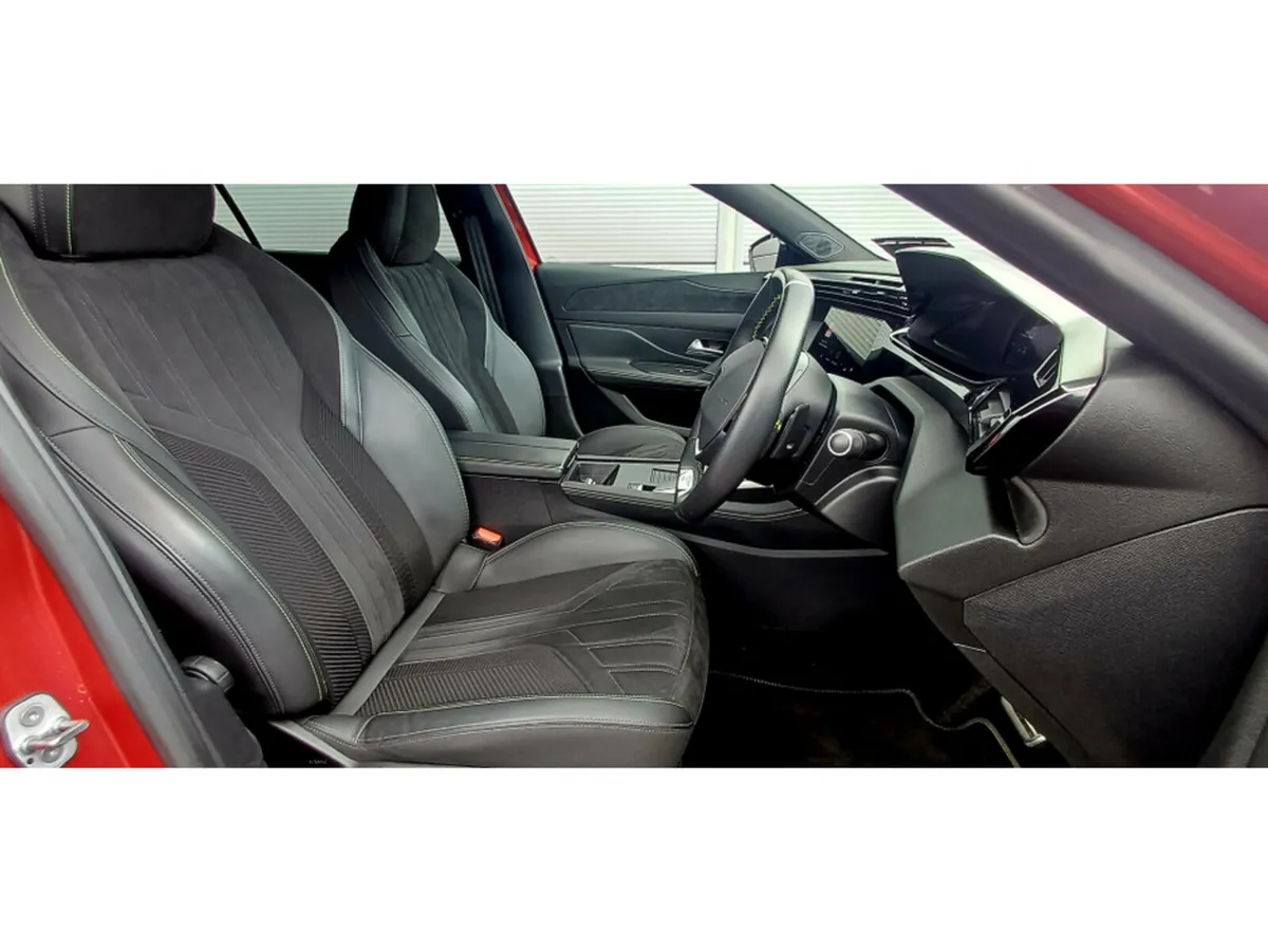Peugeot 308 Hatchback, Diesel, 2023, Red