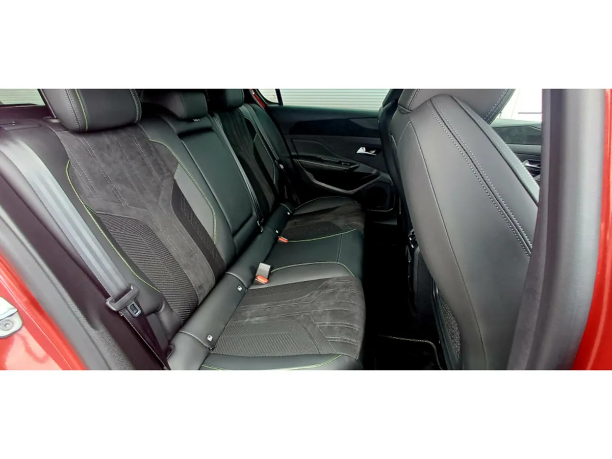 Peugeot 308 Hatchback, Diesel, 2023, Red