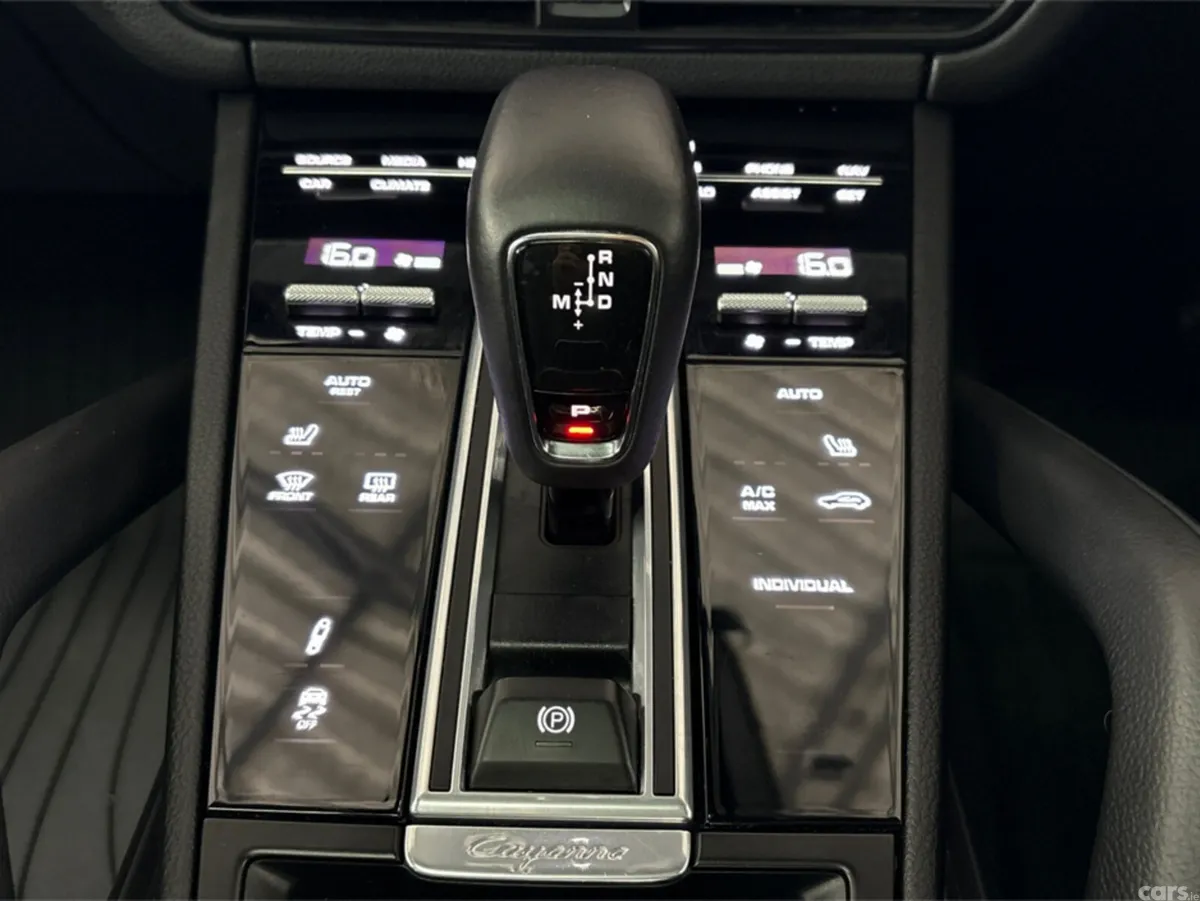 Porsche Cayenne MPV, Petrol Plug-in Hybrid, 2023, White