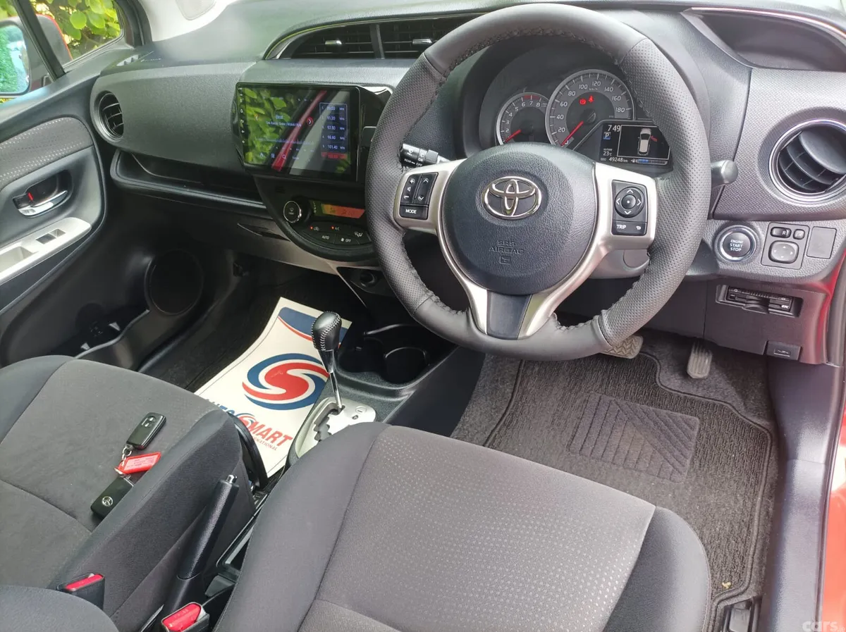 Toyota Yaris Hatchback, Petrol, 2015, Red