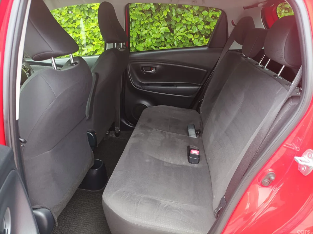 Toyota Yaris Hatchback, Petrol, 2015, Red