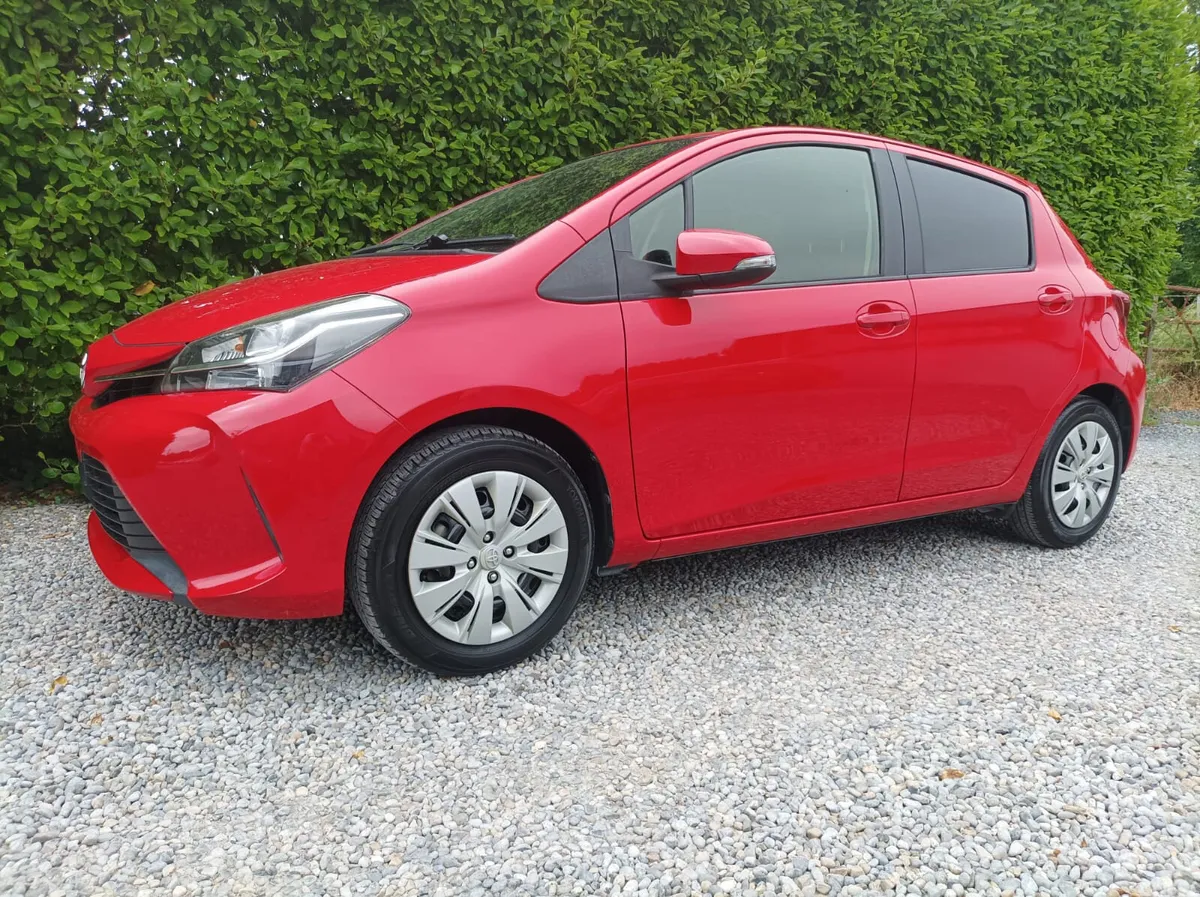 Toyota Yaris Hatchback, Petrol, 2015, Red
