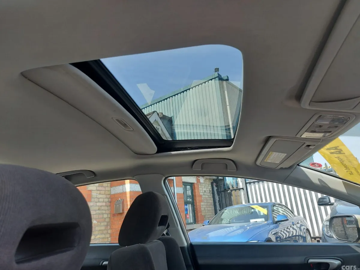 Honda Civic Saloon, Petrol, 2010, Beige