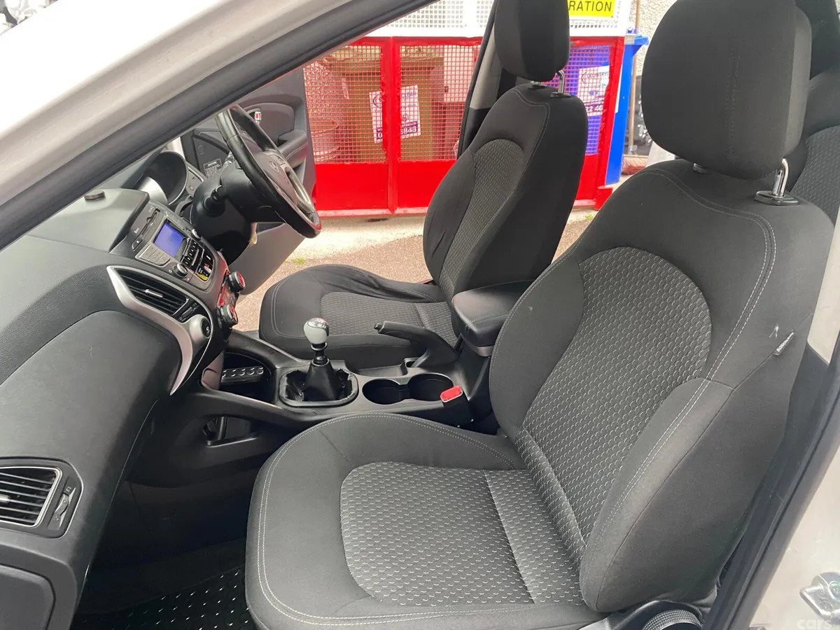 Hyundai ix35 SUV, Diesel, 2013, White