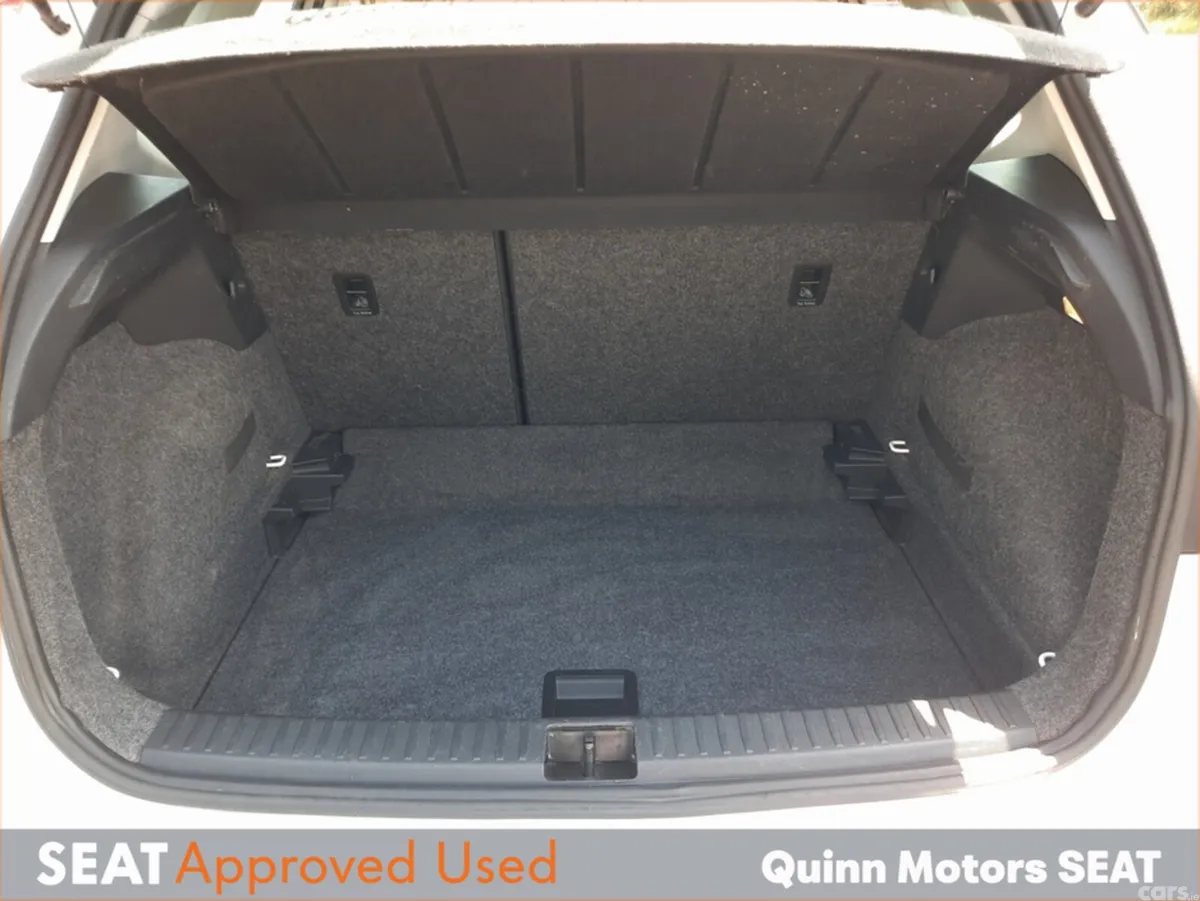 SEAT Arona Hatchback, Petrol, 2021, White