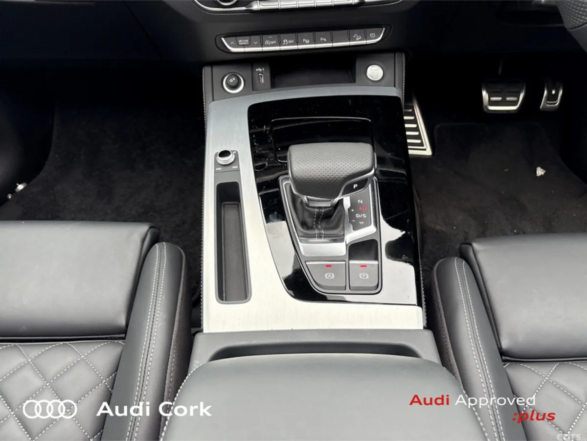 Audi Q5 Hatchback, Diesel, 2025, Silver