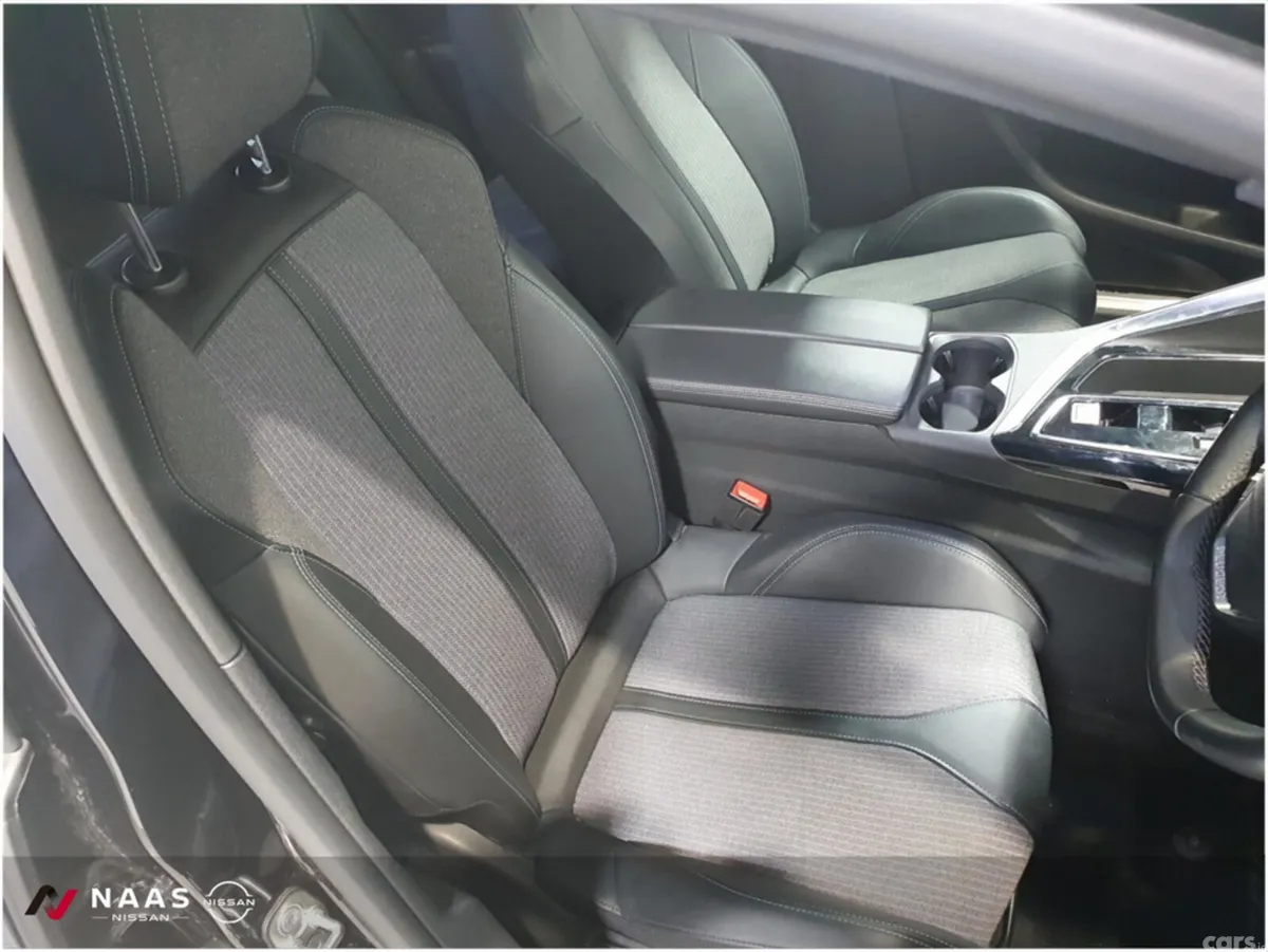Peugeot 3008 MPV, Petrol Plug-in Hybrid, 2024, Black