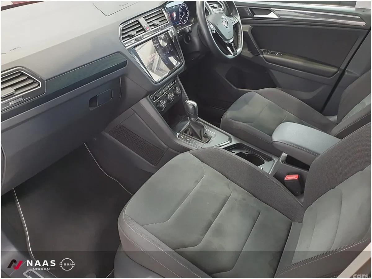 Volkswagen Tiguan SUV, Petrol, 2018, Red