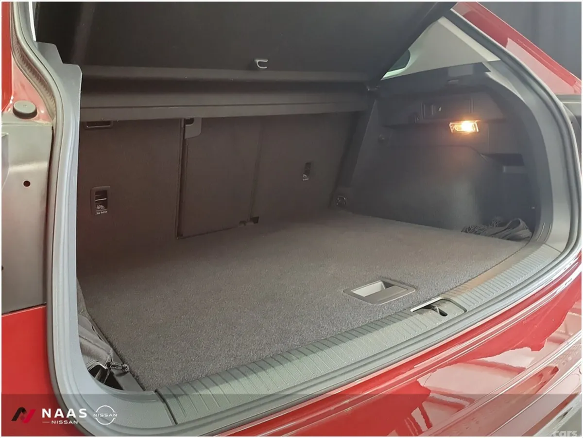 Volkswagen Tiguan SUV, Petrol, 2018, Red