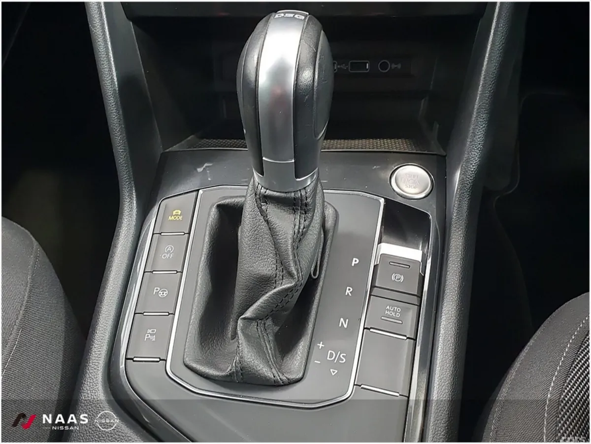 Volkswagen Tiguan SUV, Petrol, 2018, Red