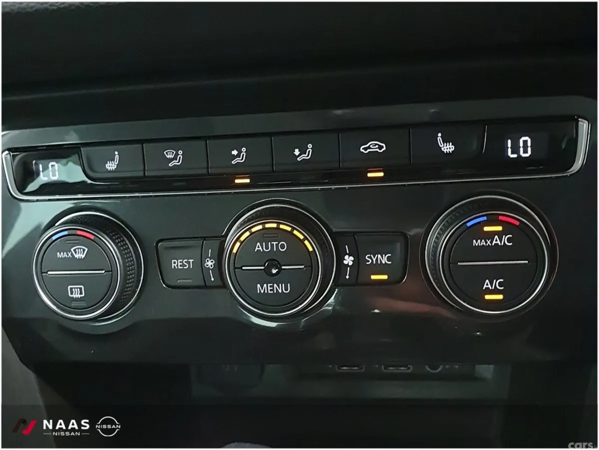 Volkswagen Tiguan SUV, Petrol, 2018, Red