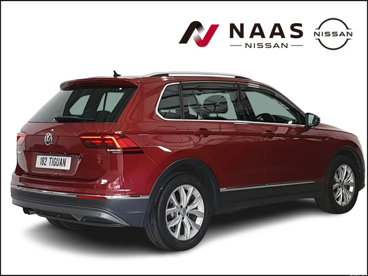 Volkswagen Tiguan SUV, Petrol, 2018, Red