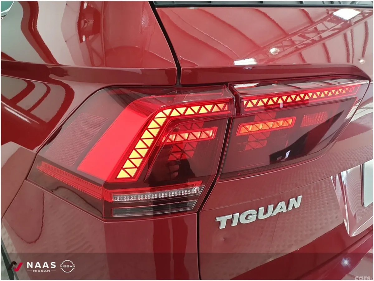 Volkswagen Tiguan SUV, Petrol, 2018, Red