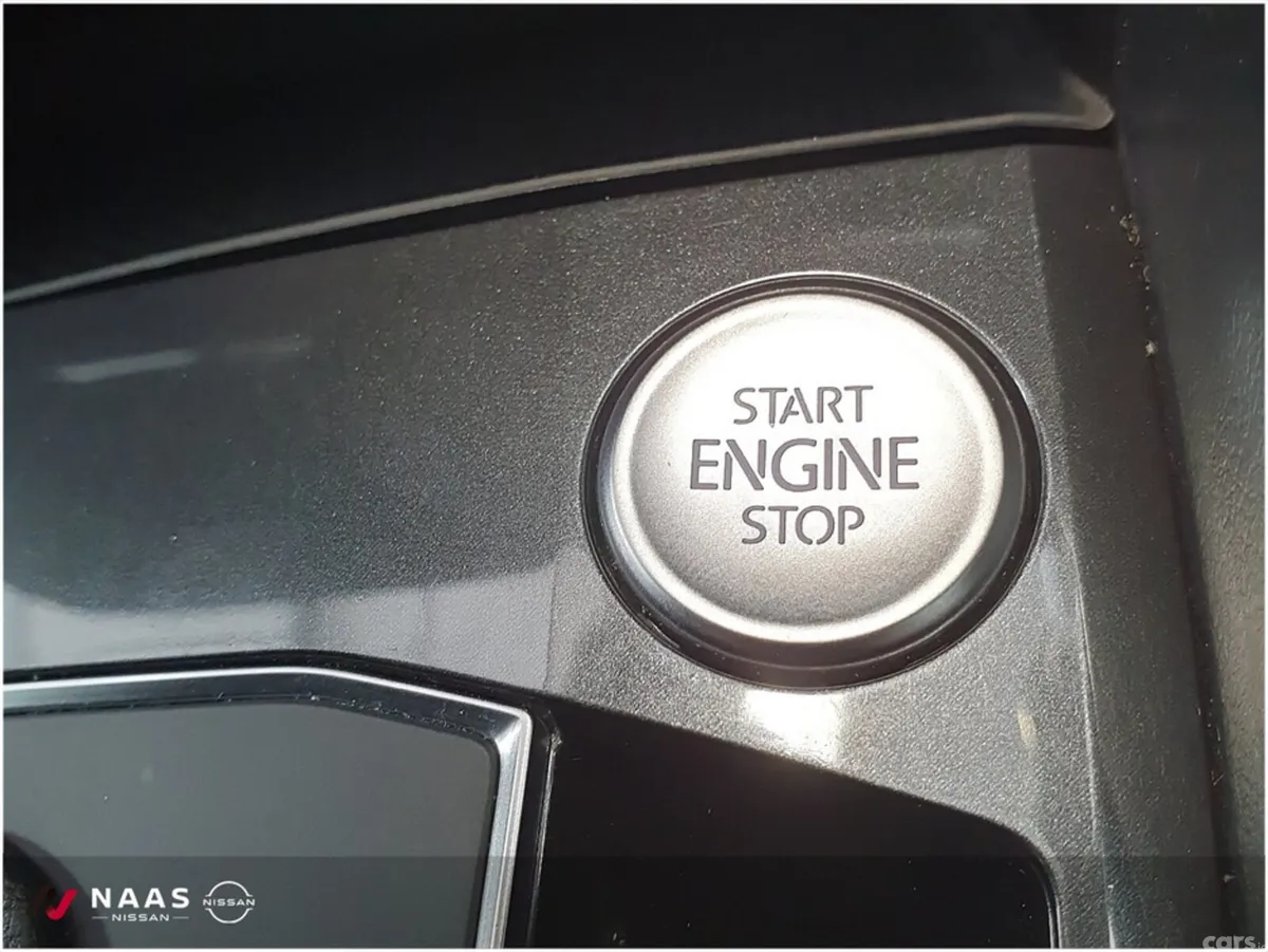 Volkswagen Tiguan SUV, Petrol, 2018, Red