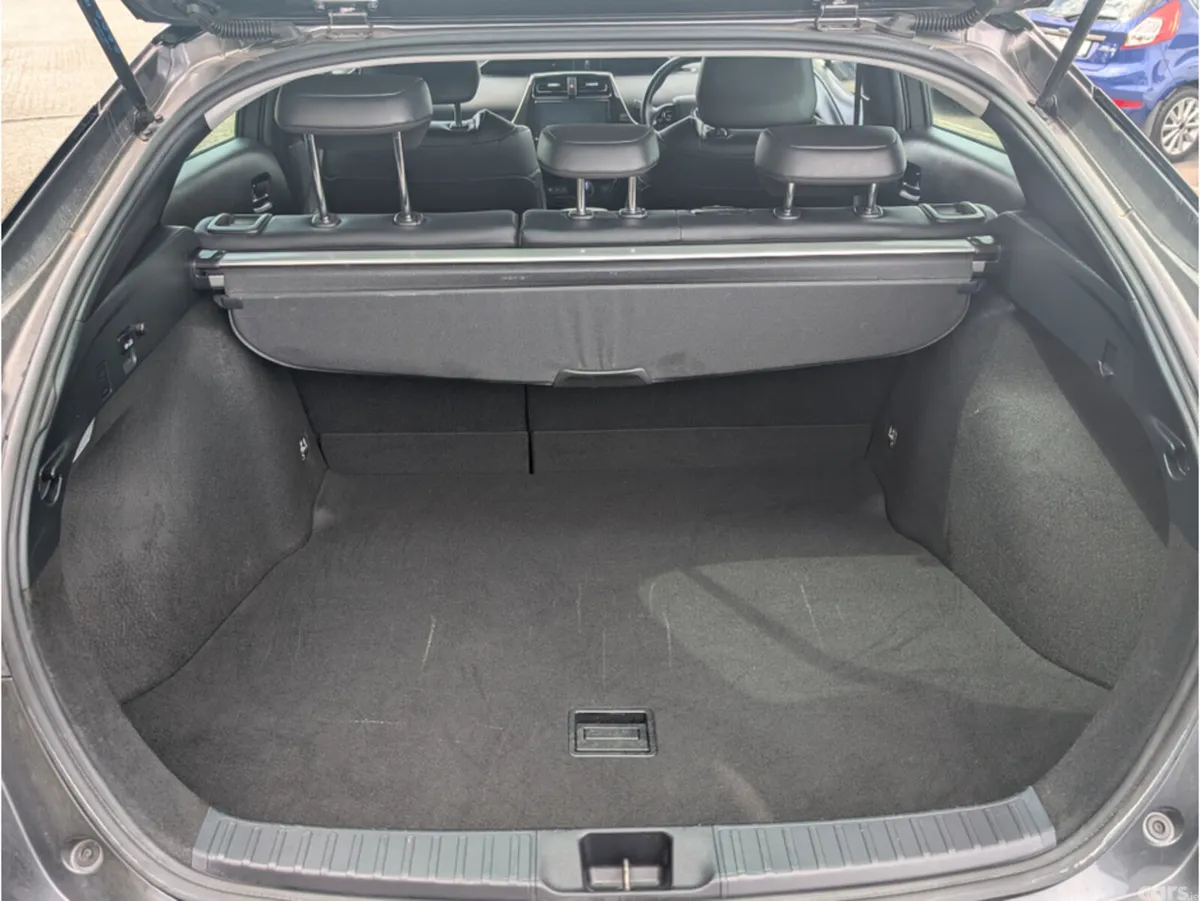 Toyota Prius Saloon, Petrol Hybrid, 2021, Grey