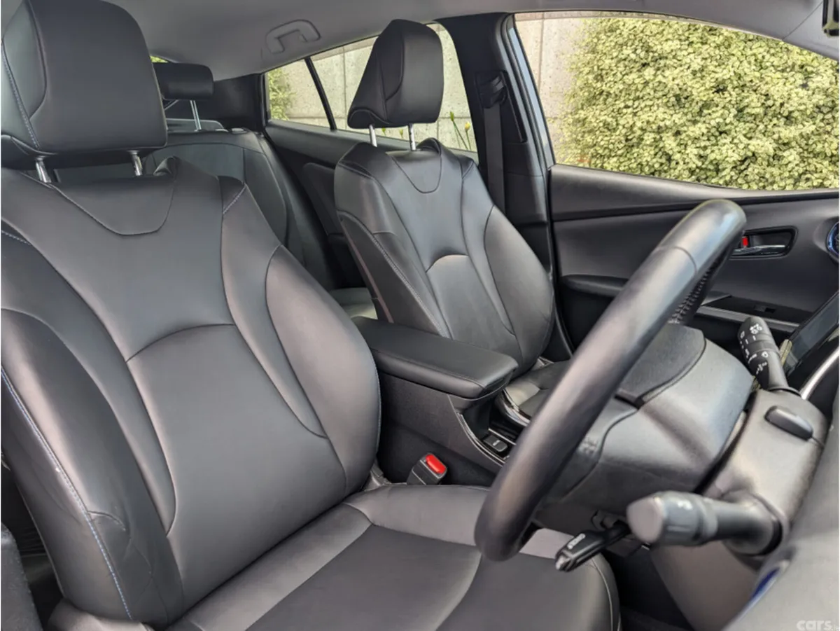 Toyota Prius Saloon, Petrol Hybrid, 2021, Grey