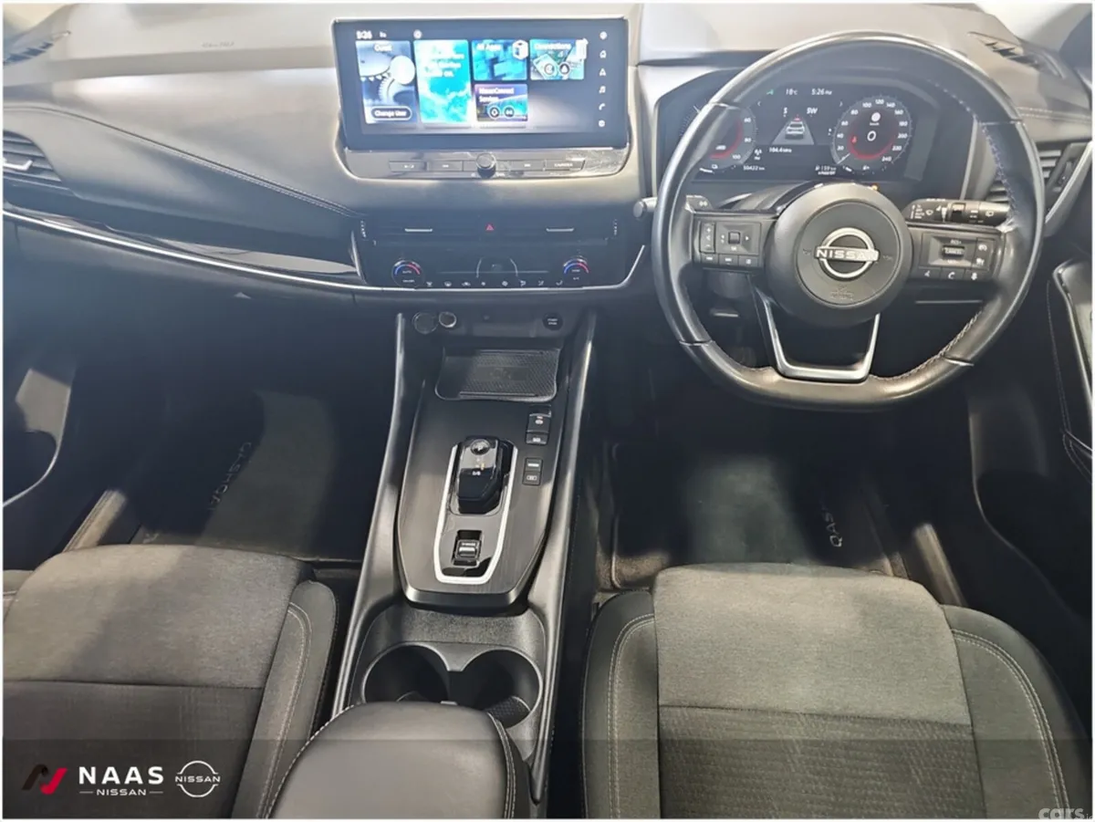 Nissan Qashqai MPV, Petrol, 2024, Red